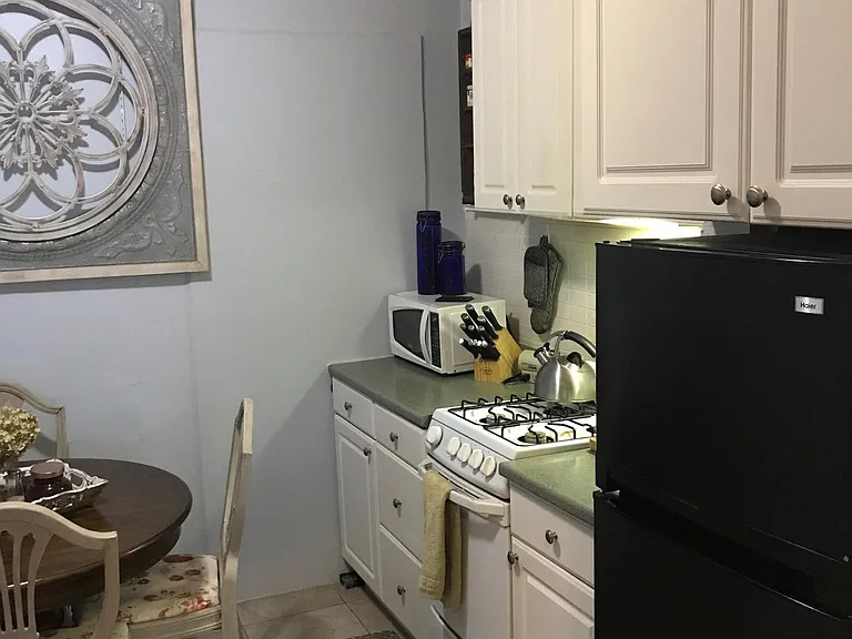 318 Summit Ave #1 — Photo 6