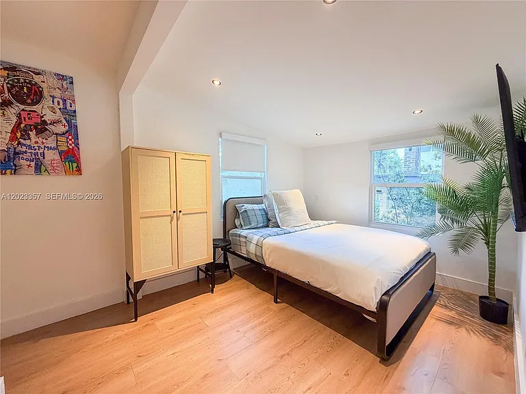 105 SW 4th Ave — Photo 7