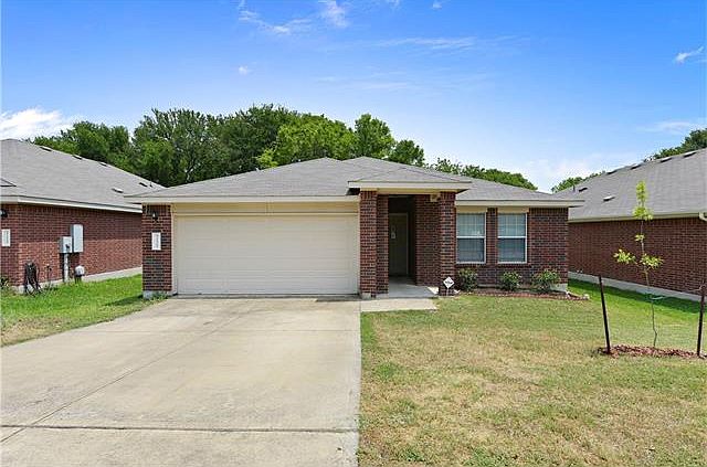 1st image of 5121 English Glade Dr