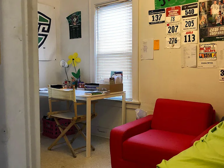130 College Pl — Photo 10