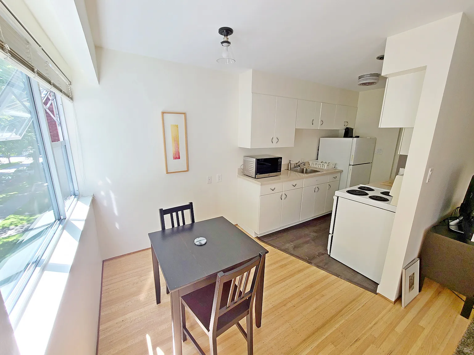 2 bed, 780 sqft, $2,700 — Photo 4