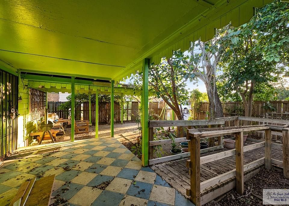 1st image of 2924 Naranjo St