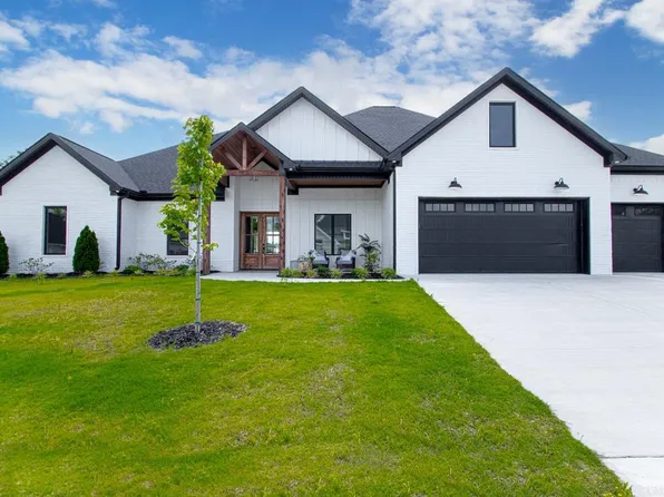 4917 Lake Vista Dr, Benton, AR 72019