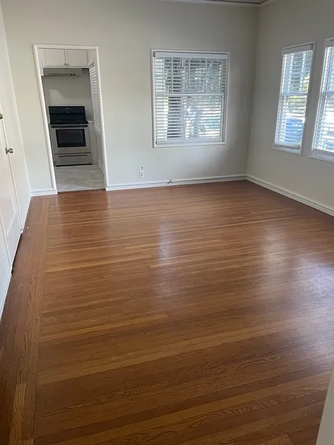 375 Grand — Photo 4