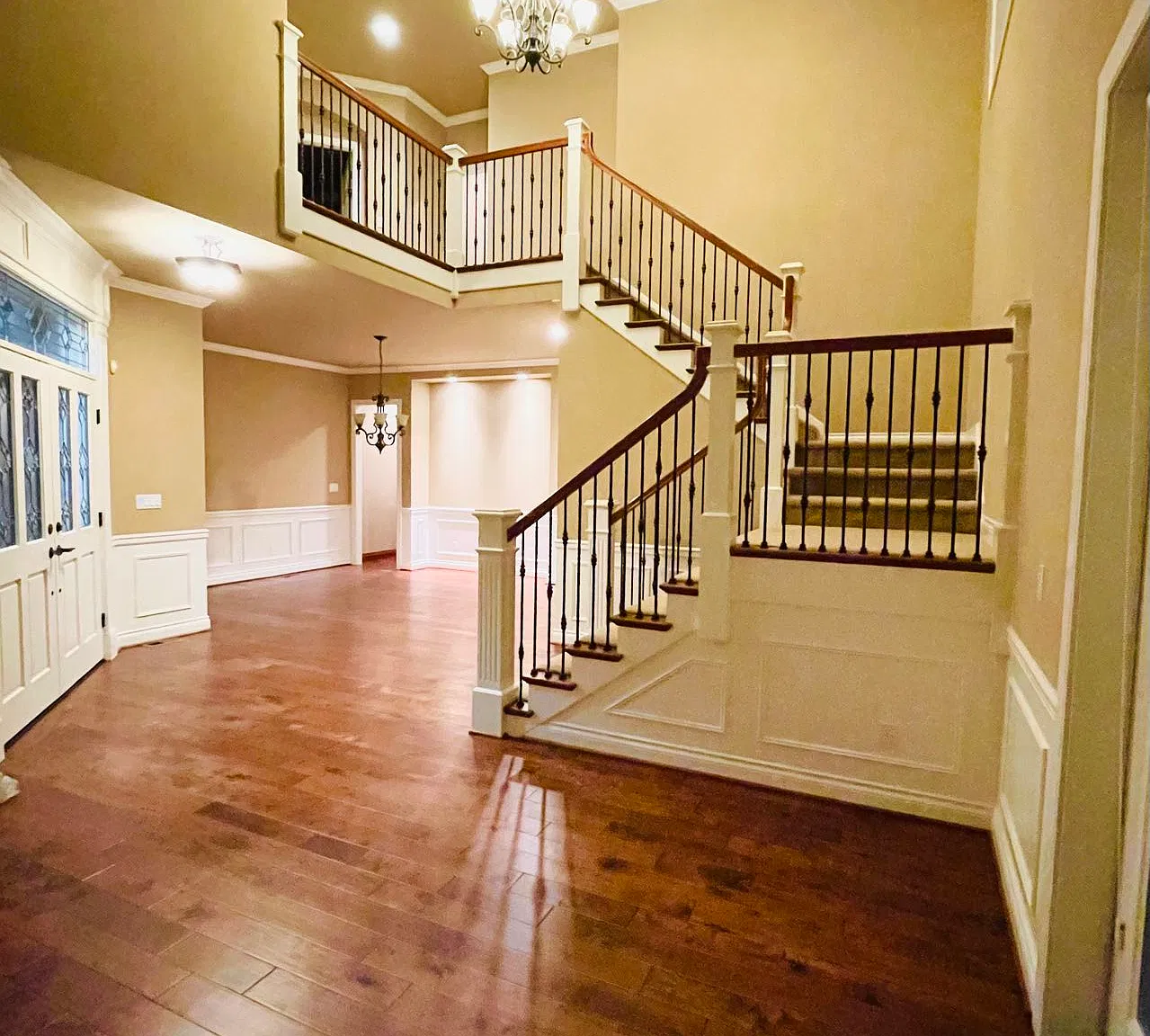 4 bed, 3.5 bath, 3990 sqft, $5,650 — Photo 3