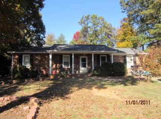 2571 10th Avenue Pl NE, Hickory, NC 28601