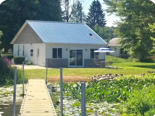 416 W Russell Dr, Coldwater, MI 49036