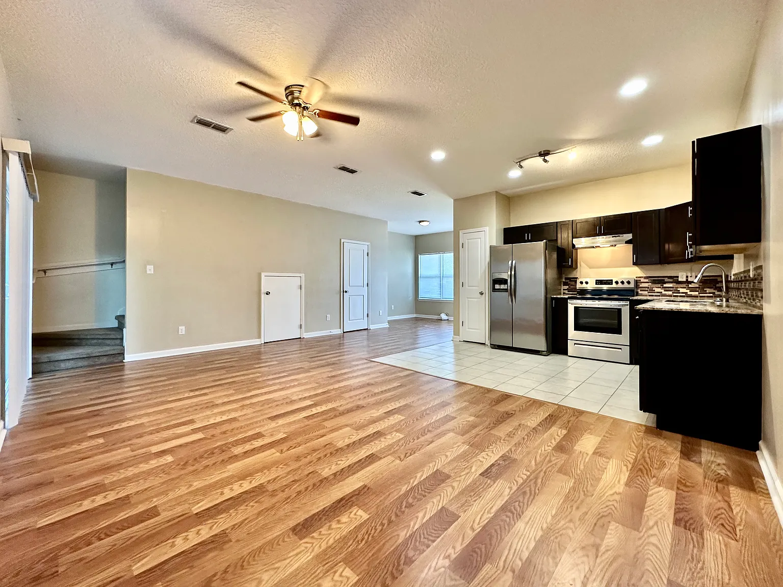 3 bed, 2.5 bath, 1440 sqft, $1,750 — Photo 3