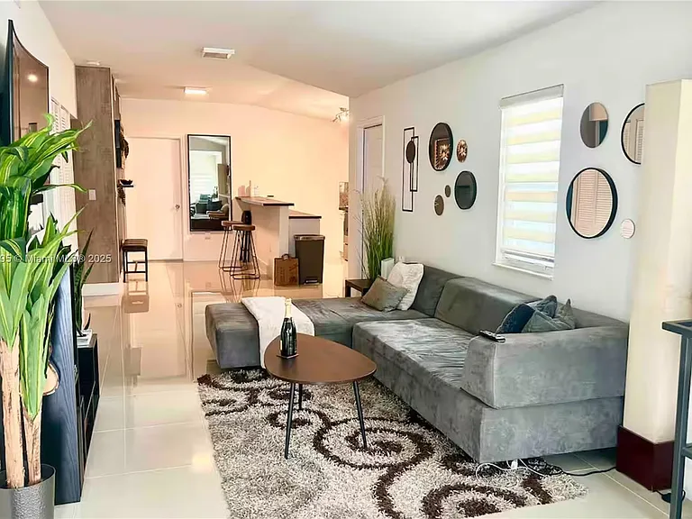 3132 NW 43rd St — Photo 3