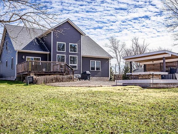 4th image of 1370 S Smith Rd