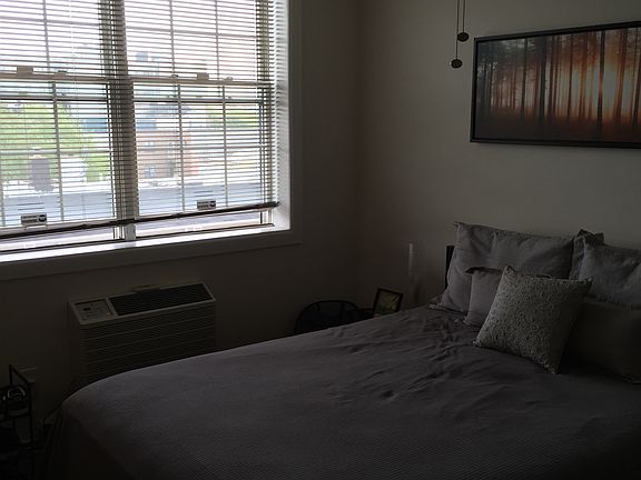 4th image of 2640 28th St