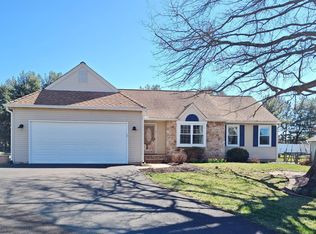 104 Sheffield Ct, Chalfont, PA 18914