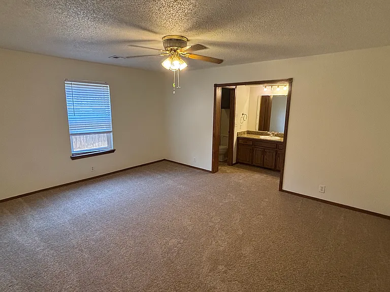 21 Pueblo — Photo 6
