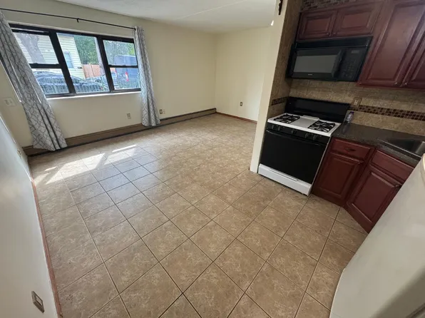 (undisclosed Address), Ridgewood, NY 11385