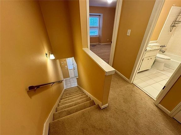 4th image of 3925 Mountain View Rd #3
