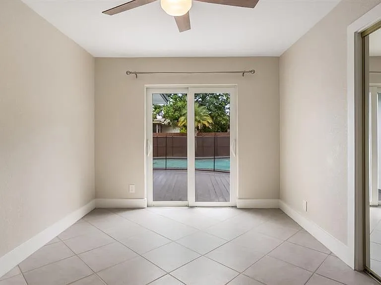 740 Beachwood Ln — Photo 20