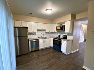 13821 S Us Highway 71 APT B, Grandview, MO 64030