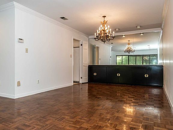 4th image of 51 Acorn Ponds Dr