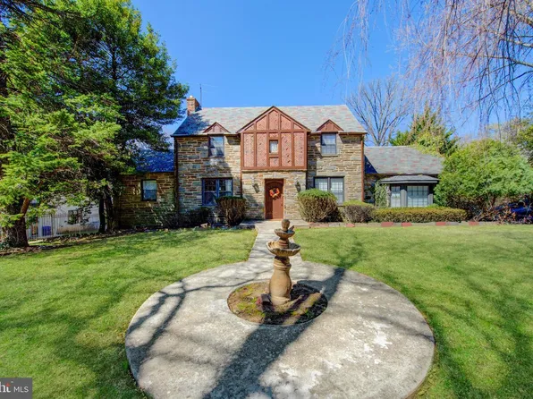 3425 W School Ln House 29, Philadelphia, PA 19129