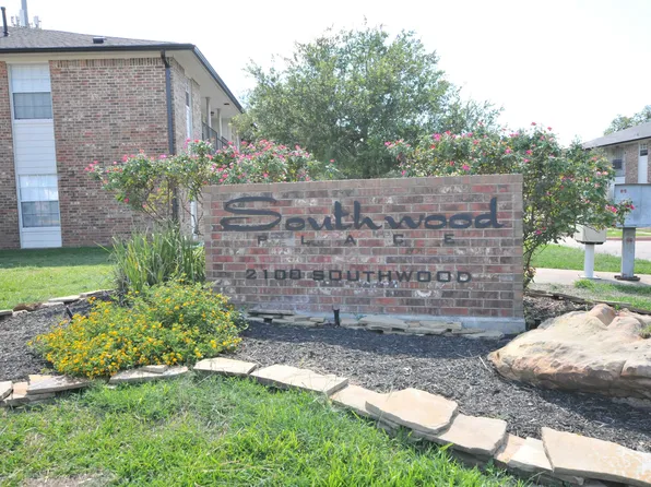 2100 Southwood Dr APT 13, College Station, TX 77840