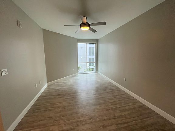 4th image of 605 W Date St #503