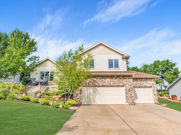 713 Stonefield Way, Mount Horeb, WI 53572