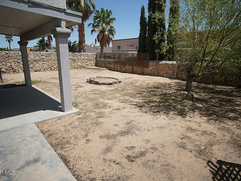 10932 Acoma St — Photo 33