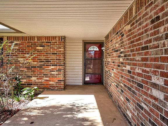 4th image of 633 Westridge Ct