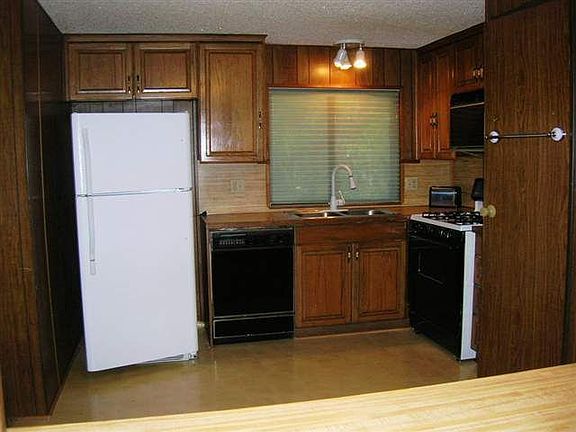 5th image of 433 E Stonecastle Dr