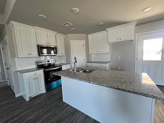 5th image of 513 Sweet Pea Ln