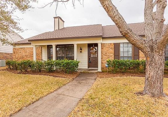4th image of 208 Ripplewood Dr