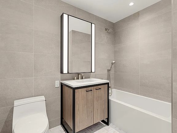 5th image of 218 W 103rd St Unit 6B