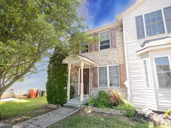 32 Judges Ct, Inwood, WV 25428