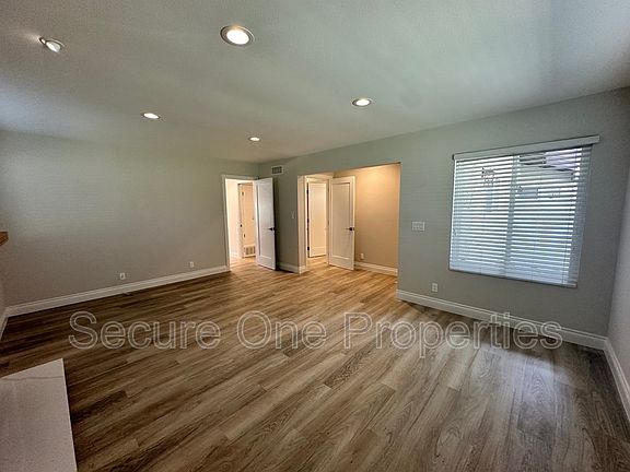 5th image of 1129 Brightglen Cir