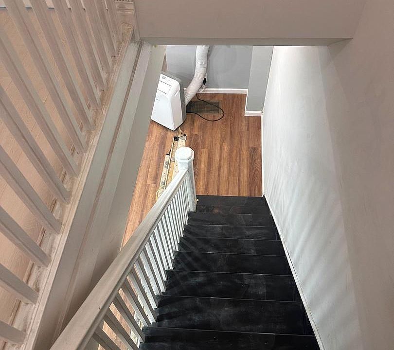 1st image of 109 N 3rd St