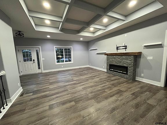5th image of 1010 Avenue E