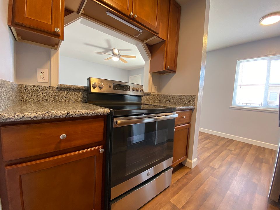 1st image of 650 E 17th St APT 28
