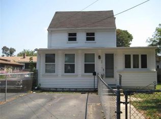 22 Sidney Ave, Swansea, MA 02777