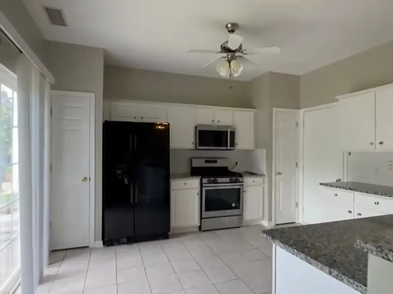 3307 Mannington Dr — Photo 7