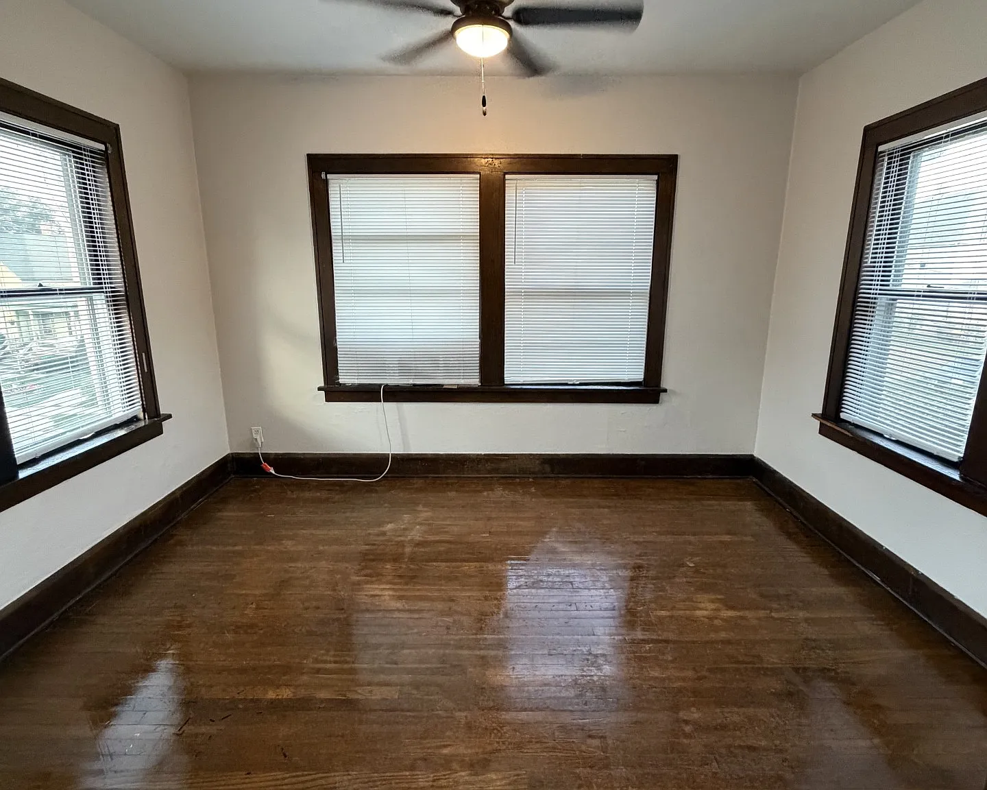 2 bed, 820 sqft, $1,050 — Photo 2
