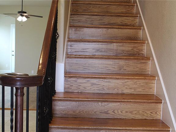 4th image of 1909 Vanguard Dr