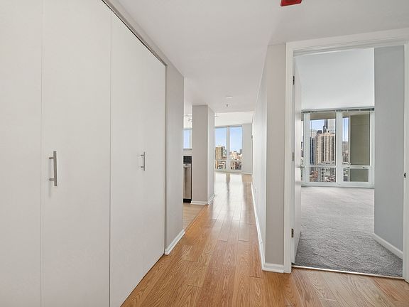 2nd image of 345 N La Salle Dr APT 3102