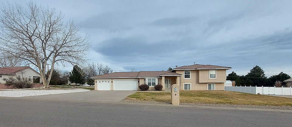 1st image of 7 Tierra Casa Dr