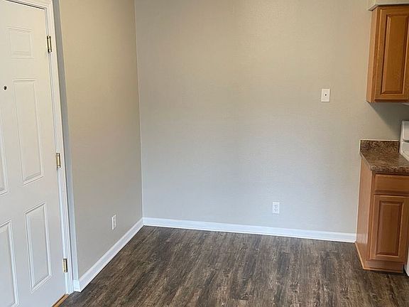 5th image of 527 35th St #14