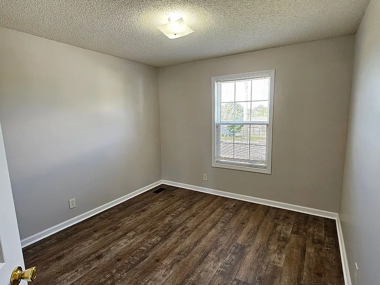 938 Lindsey Dr — Photo 9