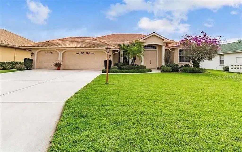 3 bed, 2.0 bath, 1987 sqft, $3,150 — Photo 1