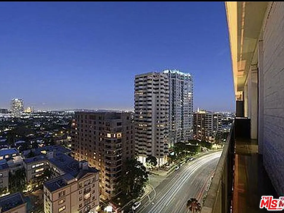 2 bed, 2.0 bath, 1340 sqft, $4,695 — Photo 2