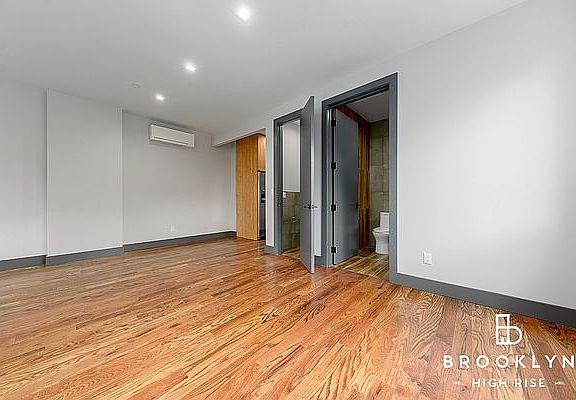 3rd image of 1461 Gates Ave #2E