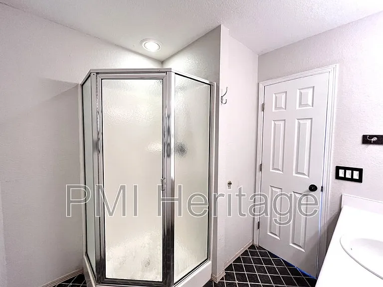 886 N Daisy Ln — Photo 14
