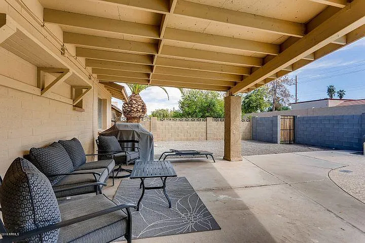 1911 E Huntington Dr — Photo 13